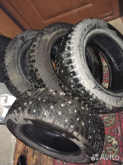 Dunlop SP Winter Ice 02 205/65 R15 94T