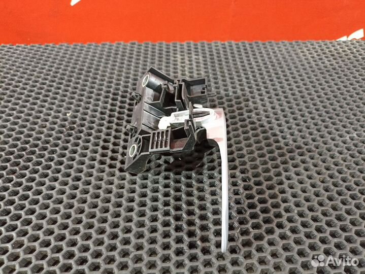 Ручка двери внутренняя левая Volvo FH