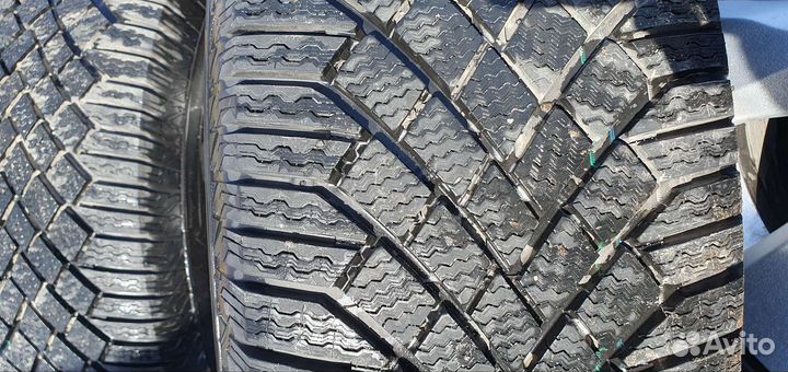 Continental ContiVikingContact 7 265/65 R17 116T