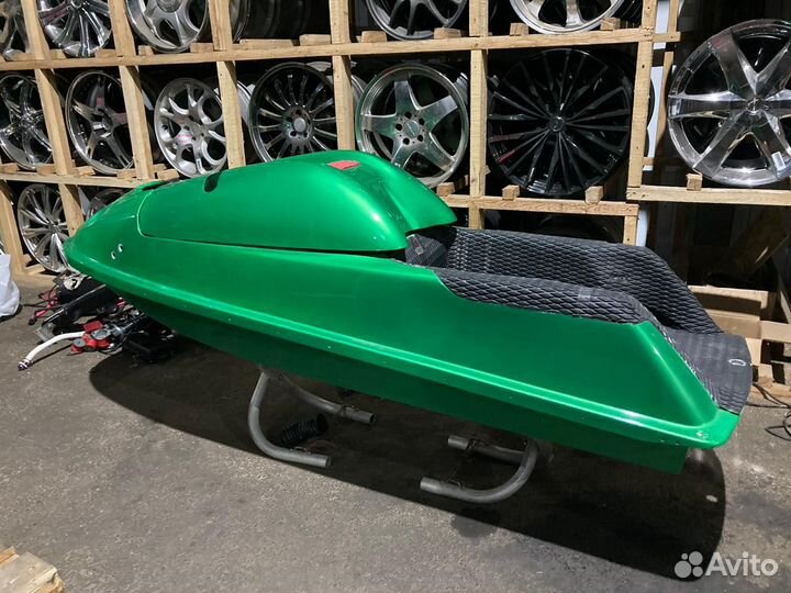 Лот YA1-28 Корпус от гидроцикла Yamaha SJ700 с док