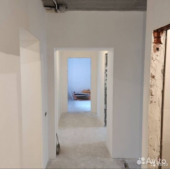 Механизированная и ручная штукатурка стен под обои