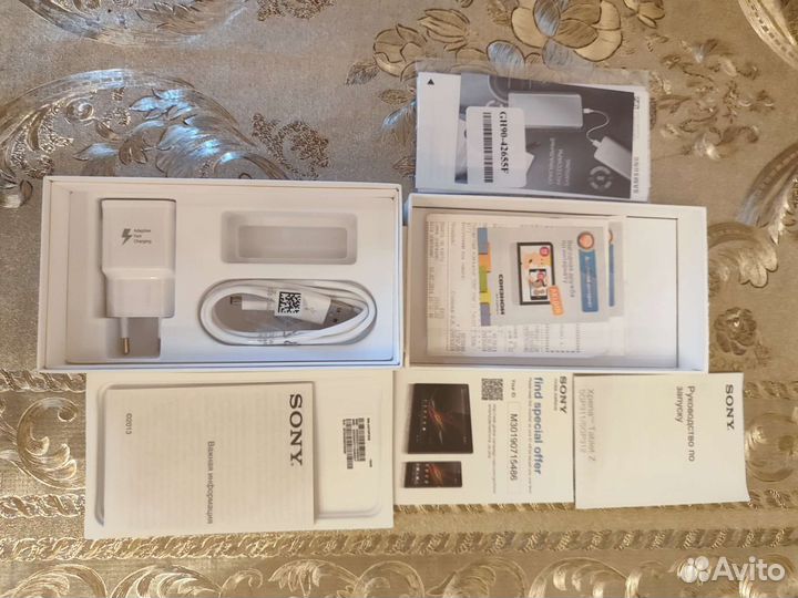 Зарядное устройство для телефона samsung и коробка