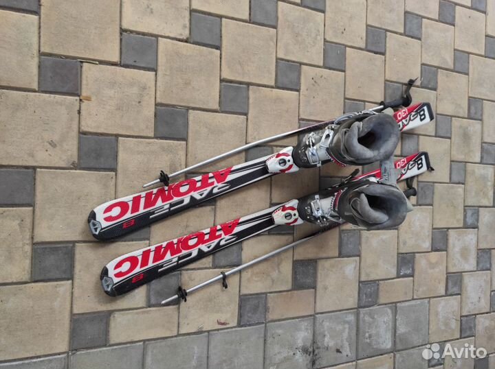 Горные лыжи и ботинки