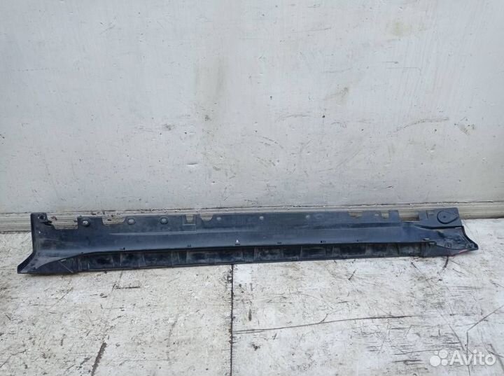 Накладка на правый порог