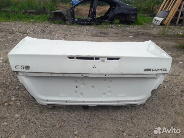 Крышка багажника Mercedes W211 A2117500075