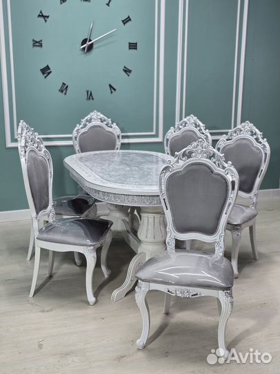 Кухонный стол и стулья