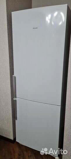 Холодильник Атлант двухкамерный 70х195 см
