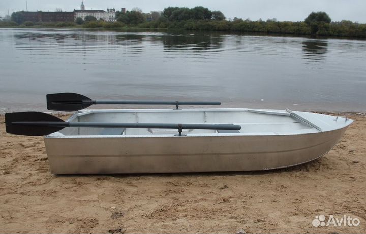 Дюралевая лодка Малютка-Н 2.6 м.,новая,с вёслам