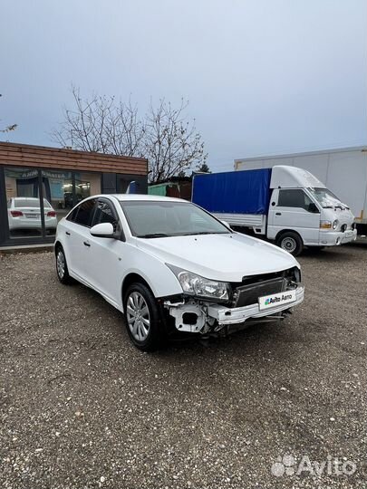 Chevrolet Cruze 1.8 МТ, 2011, битый, 145 000 км