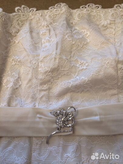 Белое платье