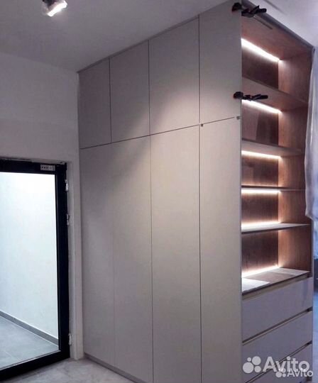 Шкаф распашной на заказ в спальню