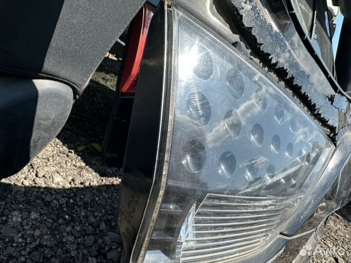 Фонарь в крышку багажника правый Mitsubishi