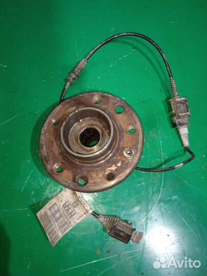 Ступица передняя Opel Astra H