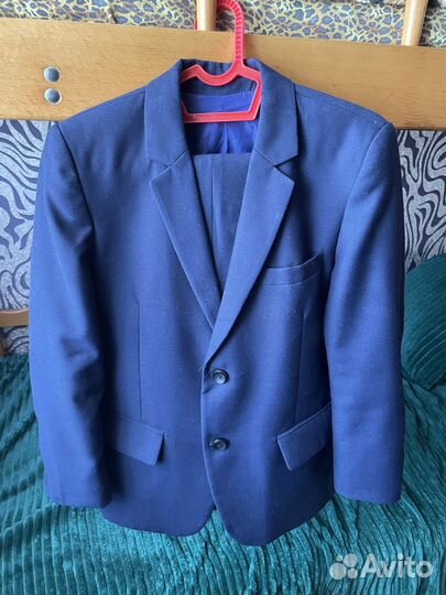 Школьный костюм тройка в идеальном состоянии