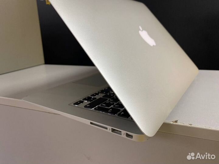 Ноутбук Apple MacBook Air i5/8 гб+SSD 128 гб+сумка