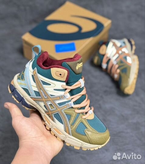 Кроссовки Asics зимние