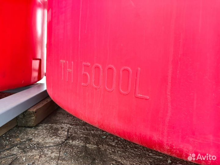 Емкость кас 5000 TH красный