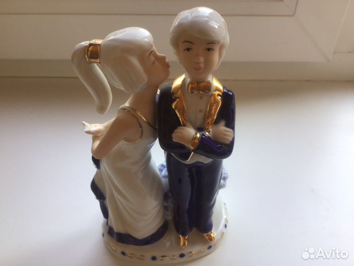 Статуэтка фарфор
