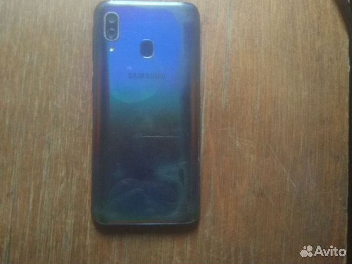 Samsung Galaxy A40, 4/64 ГБ