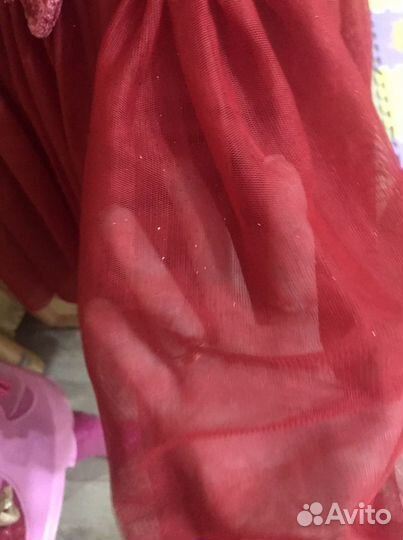 Бархотное платье benetton