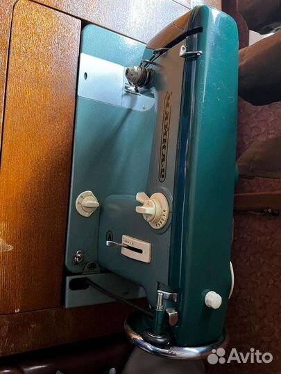 Швейная машина Чайка 2