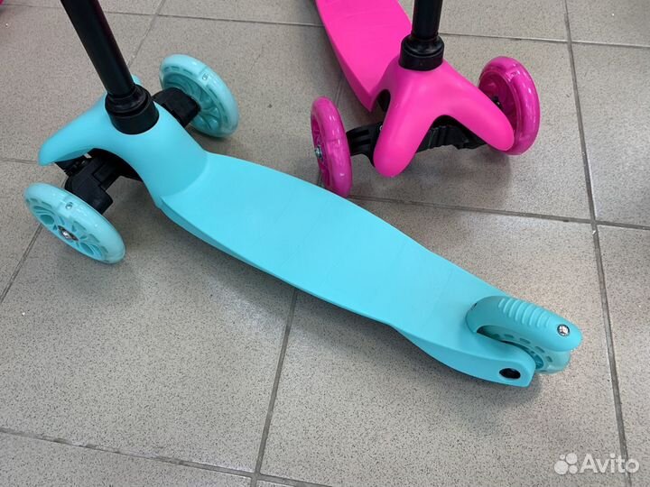 Трехколесный Scooter Mini