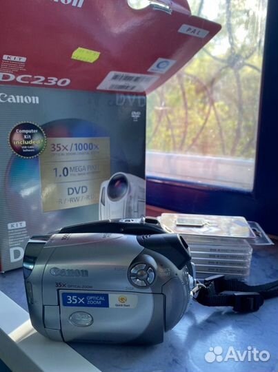 Видеокамера canon dc230