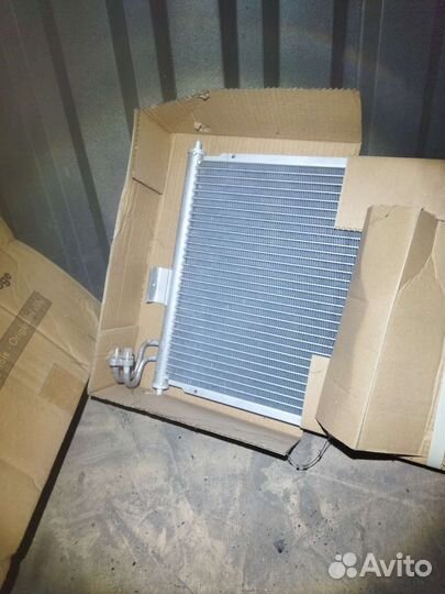 Радиатор кондиционера Nissan 92100-BM407