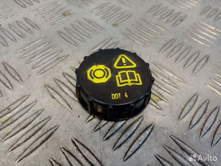 Б/У Крышка бачка тормозной жидкости S60