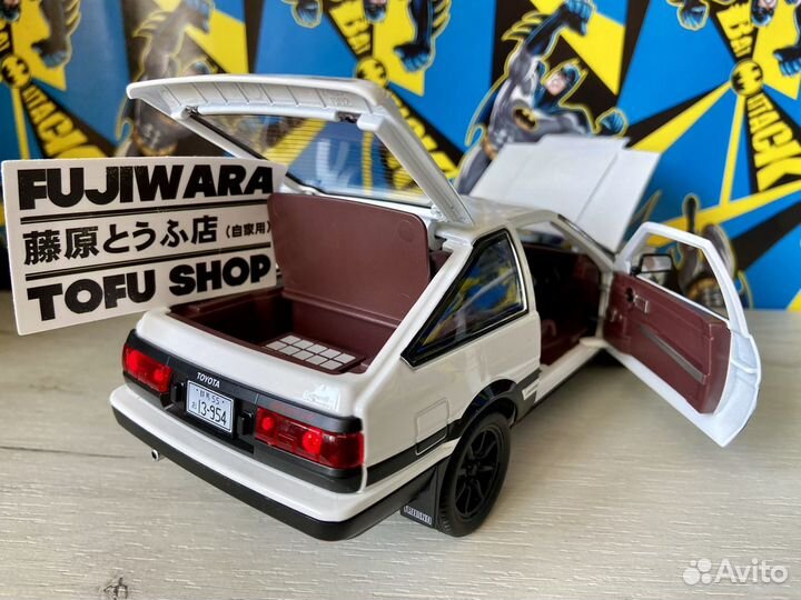 Машинка Toyota Trueno AE86 Initial D Масштаб 1:20