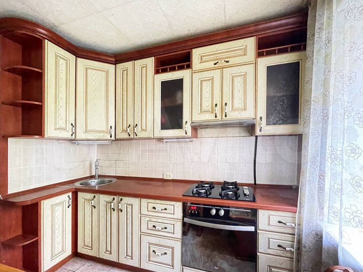 4-к. квартира, 74 м², 1/5 эт.