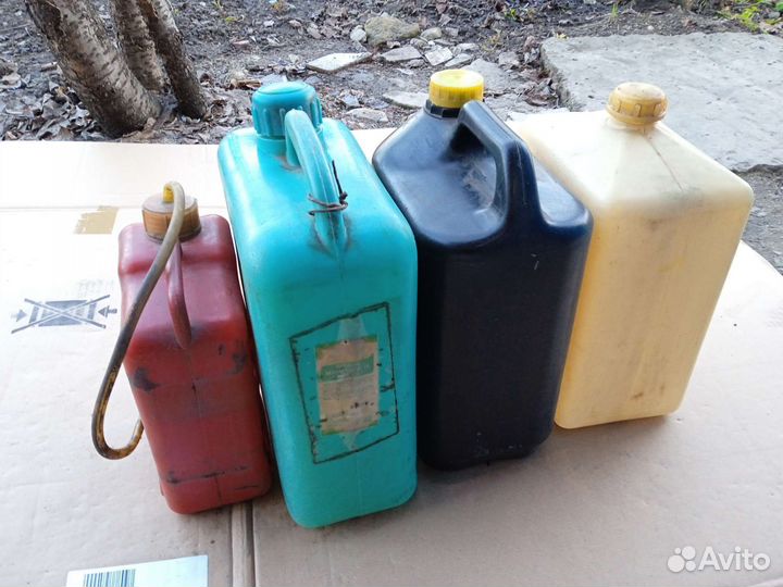 Канистры СССР в ретроавто