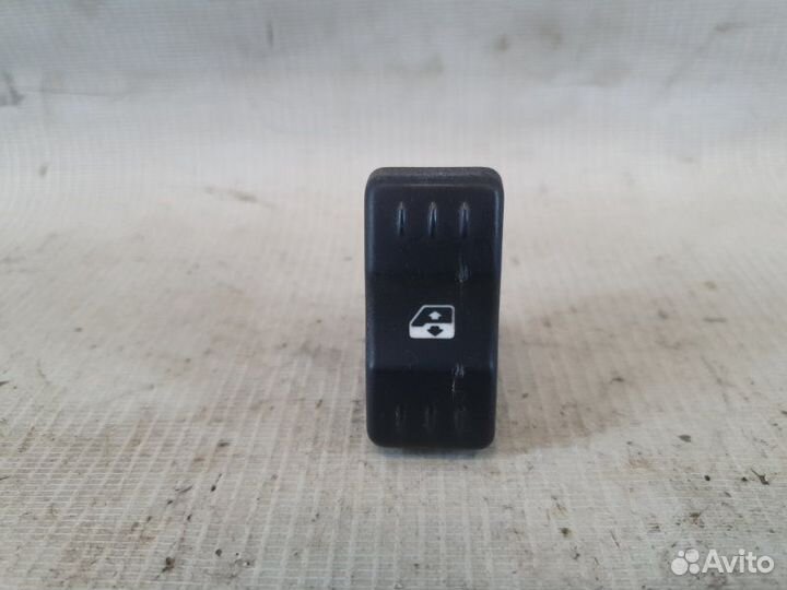 Кнопка стеклоподъемника Renault Logan 1 K7J710