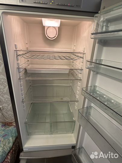 Холодильник Miele