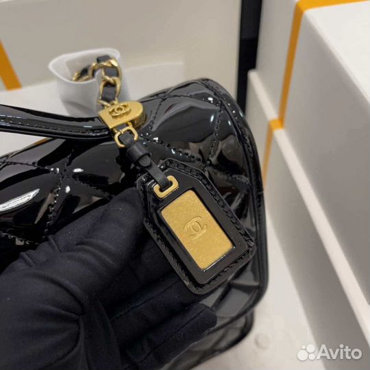 Сумка Chanel large backpack Patent Calfskin & Gold