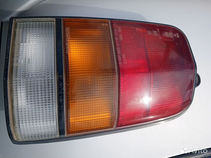 Задний правый фонарь Carina 2