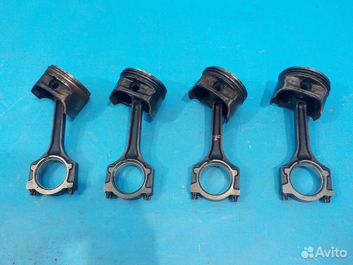 Поршень с шатуном (комплект) Ford Focus 3 2011-2019