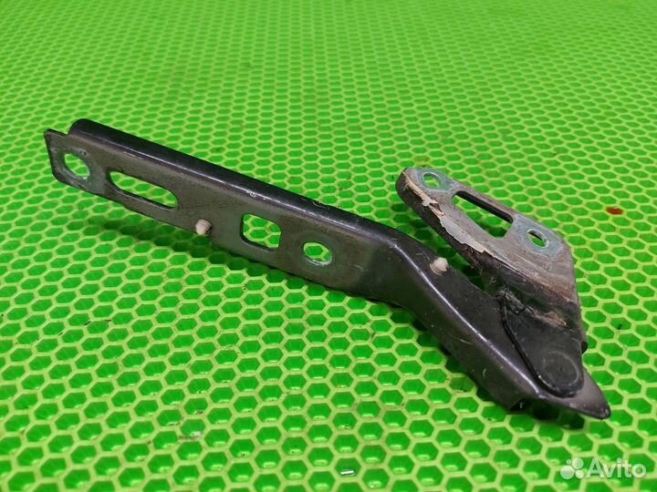 Петля капота правая Audi Q7 4LB ccma 2009