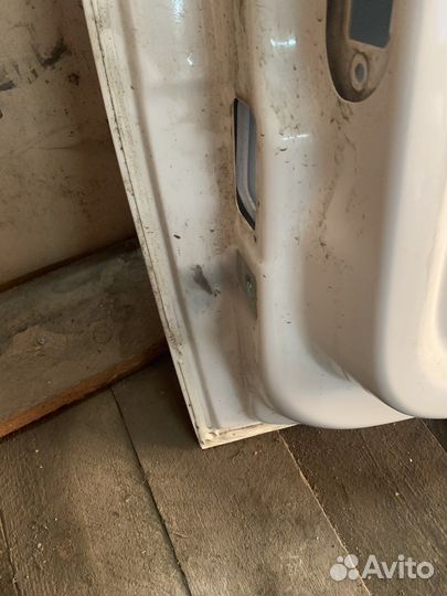 Дверь правая передняя поло седан