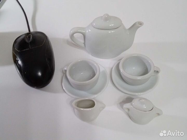 Посуда для кукол и часы