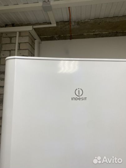 Холодильник Indesit 2.камеры. Отл-е Сост-е