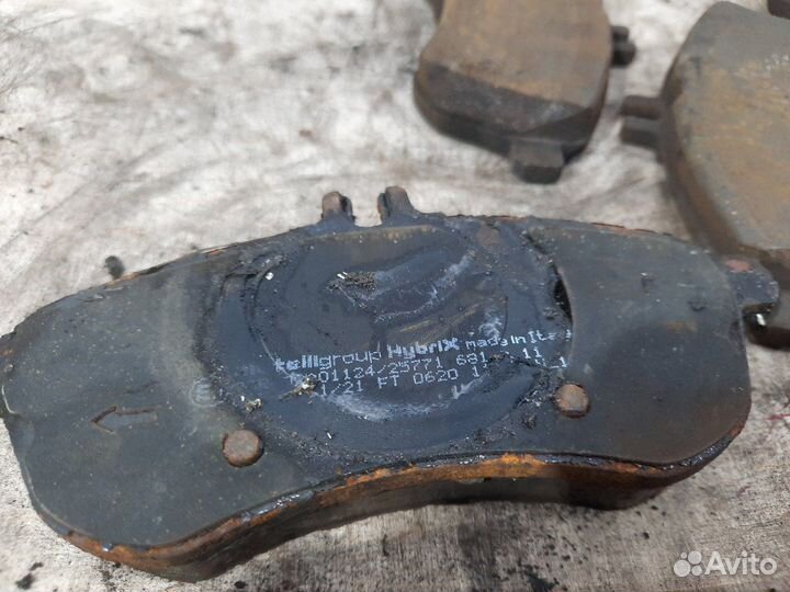 Колодки тормозные передние Mercedes E320 W211