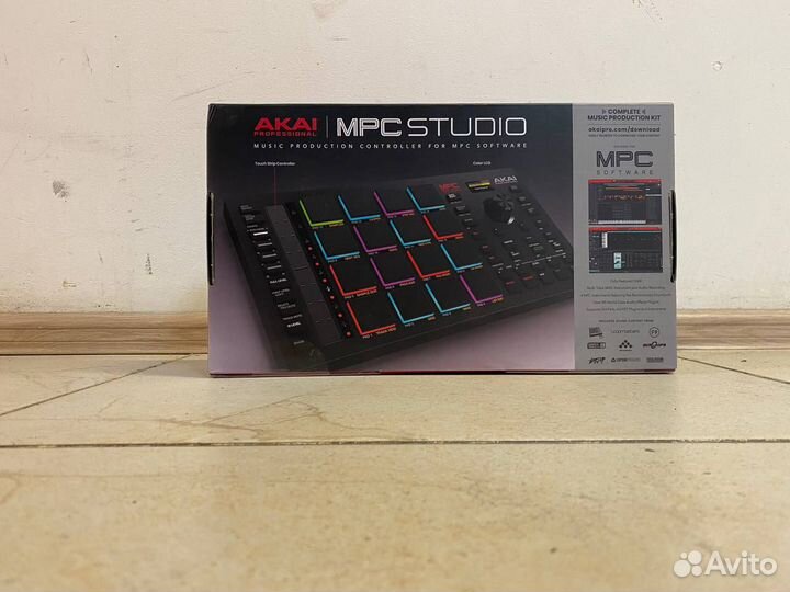 USB-midi-контроллер Akai MPC Studio 2