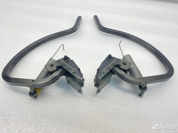 Петля крышки багажника задняя Volkswagen Polo