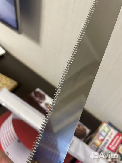 Нож для резки коржей для торта