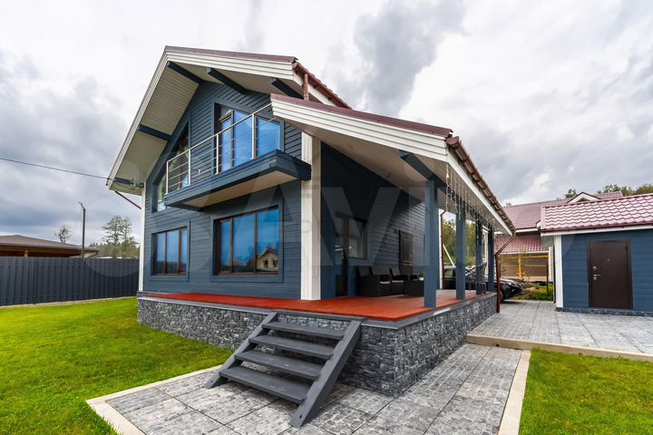 Дом 205 м² на участке 6,5 сот.