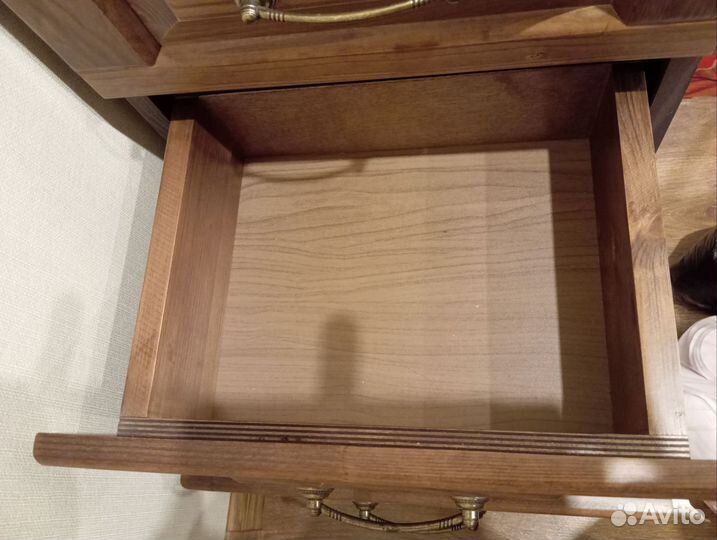 Тумба прикроватная массив