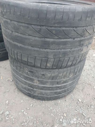 Minerva Stud 235/35 R19