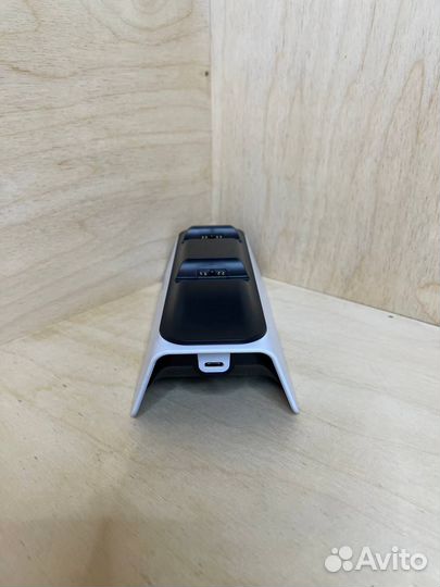 Зарядная станция для гейпадов PlayStation 5