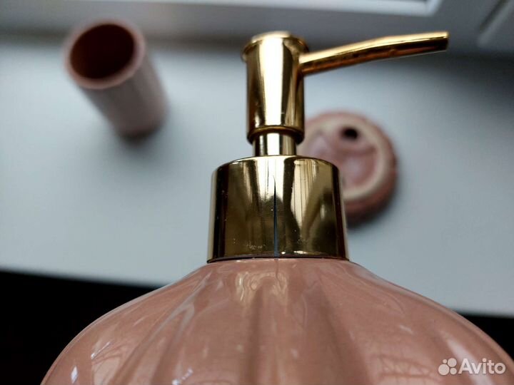 Набор для ванной (мыльница, стаканчик, дозатор)